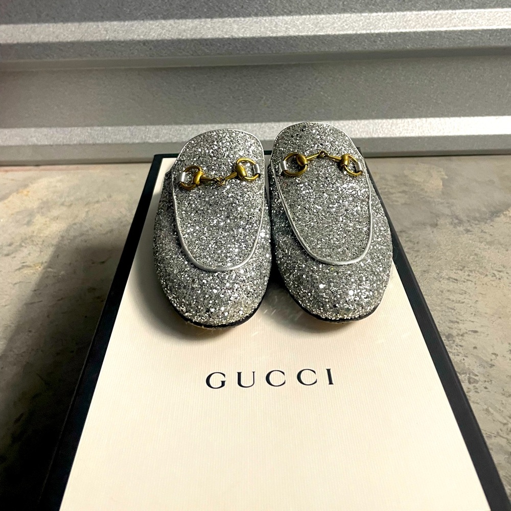 Gucci silver sparkle mules size 35 1/2.preowned good condition 😊